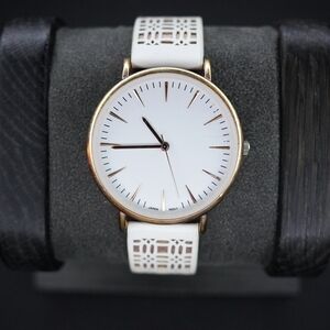 Minimalist White Dial Quartz Watch – Gold-Tone Case – Japanese Movement